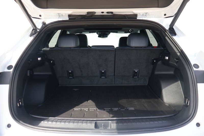 Honda Prologue Vehicle Full-screen Gallery Image 08