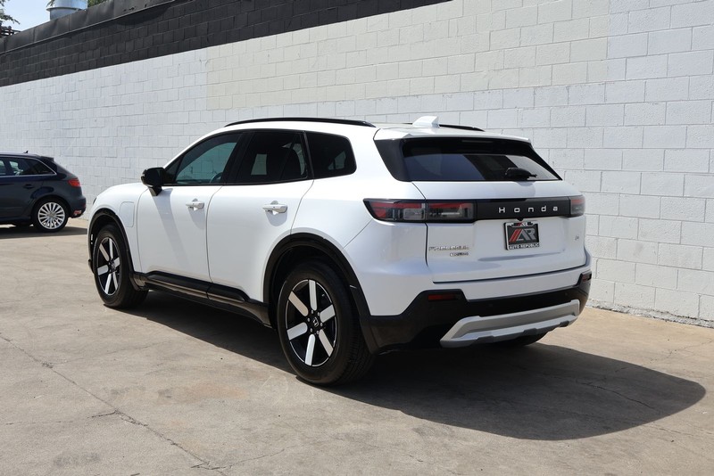 Honda Prologue Vehicle Full-screen Gallery Image 10