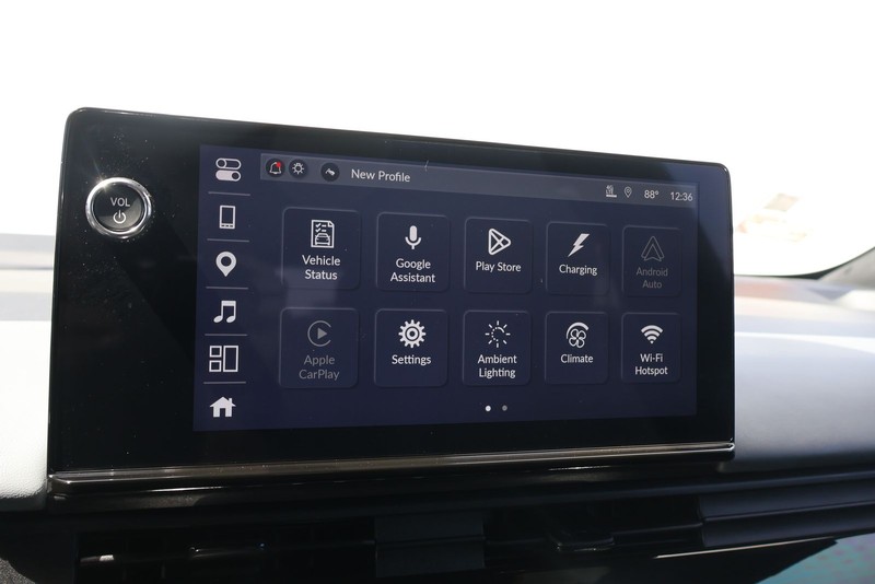 Honda Prologue Vehicle Full-screen Gallery Image 29