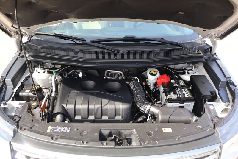 Ford Explorer Vehicle Full-screen Gallery Image 09