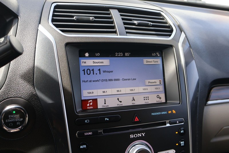 Ford Explorer Vehicle Full-screen Gallery Image 30