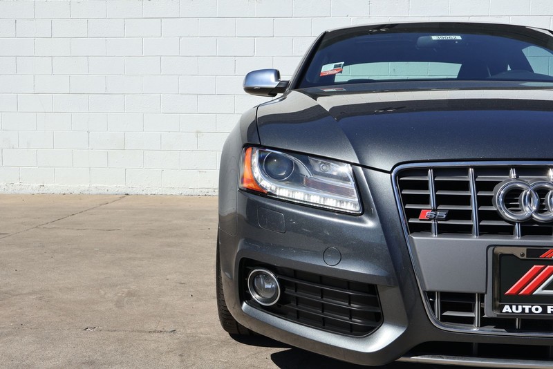 Audi S5 Vehicle Full-screen Gallery Image 03