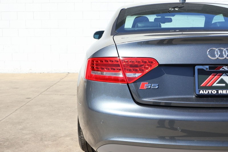 Audi S5 Vehicle Full-screen Gallery Image 05