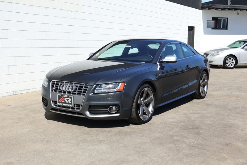 Audi S5 Vehicle Full-screen Gallery Image 09
