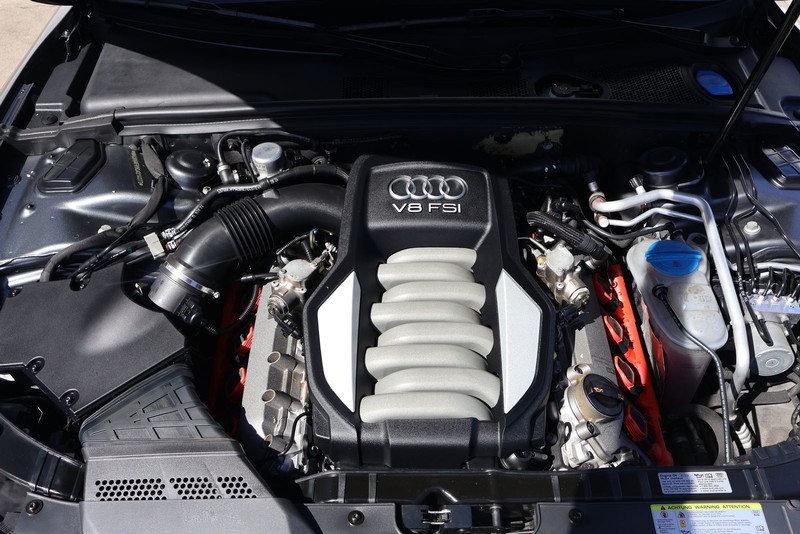 Audi S5 Vehicle Full-screen Gallery Image 10
