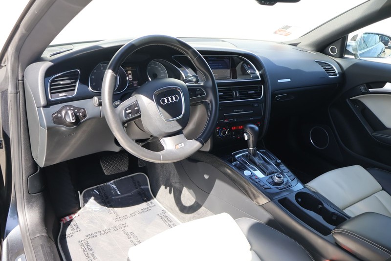 Audi S5 Vehicle Full-screen Gallery Image 14