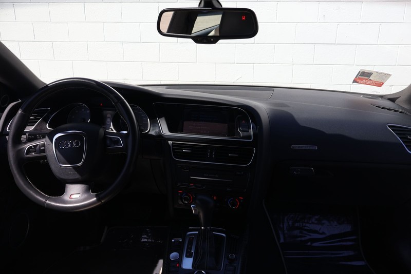 Audi S5 Vehicle Full-screen Gallery Image 20