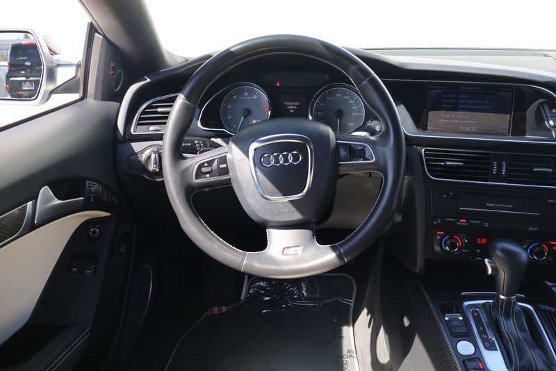 Audi S5 Vehicle Full-screen Gallery Image 22