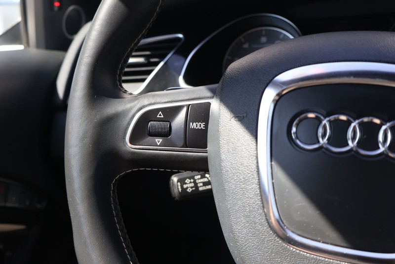 Audi S5 Vehicle Full-screen Gallery Image 23