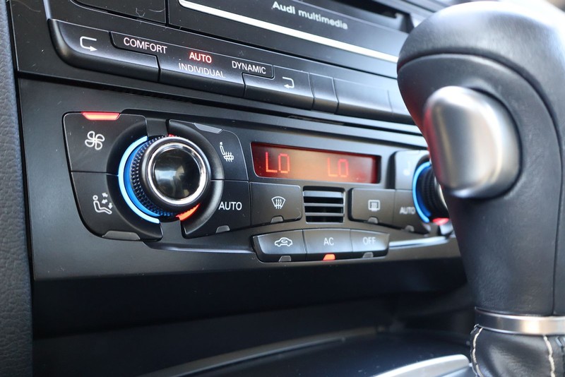 Audi S5 Vehicle Full-screen Gallery Image 28