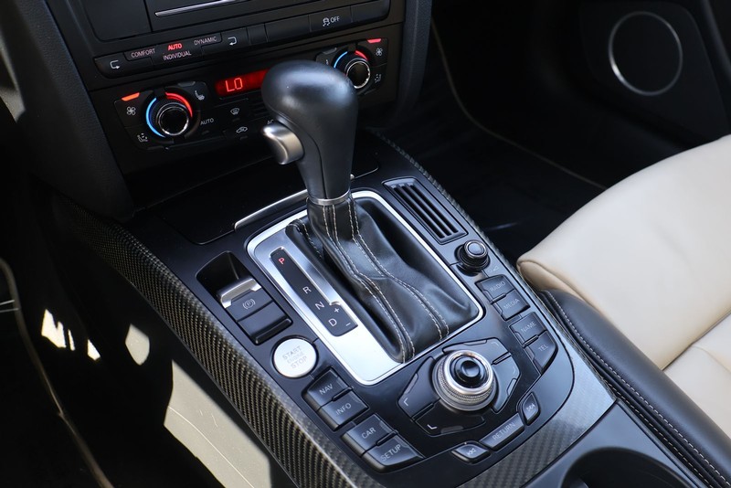 Audi S5 Vehicle Full-screen Gallery Image 29