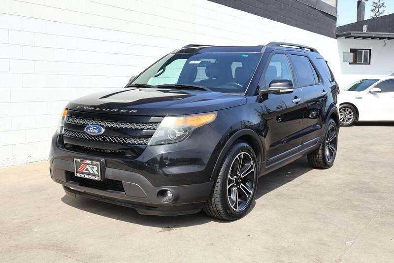 Ford Explorer Vehicle Full-screen Gallery Image 11
