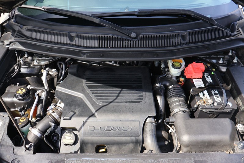 Ford Explorer Vehicle Full-screen Gallery Image 12