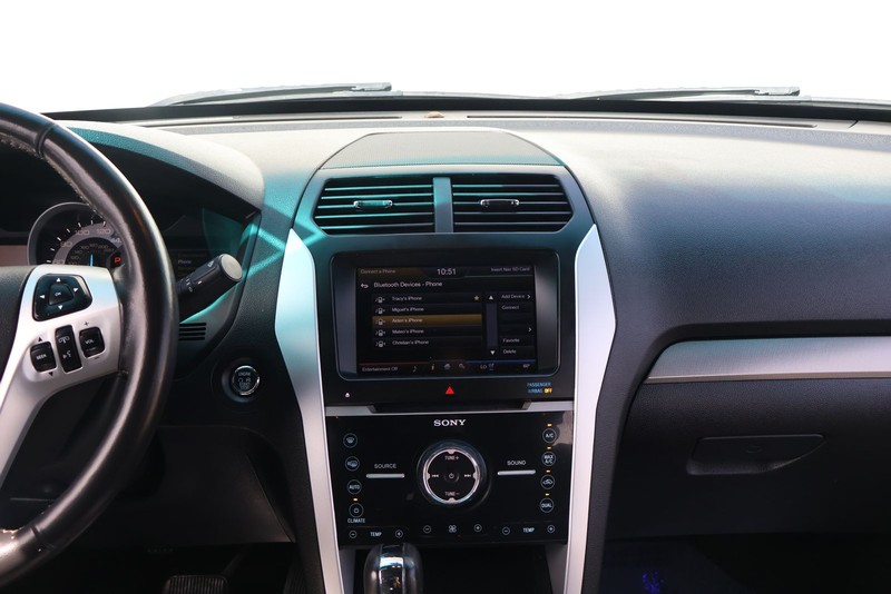 Ford Explorer Vehicle Full-screen Gallery Image 29