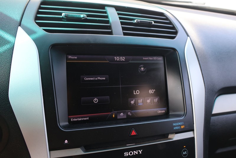 Ford Explorer Vehicle Full-screen Gallery Image 30