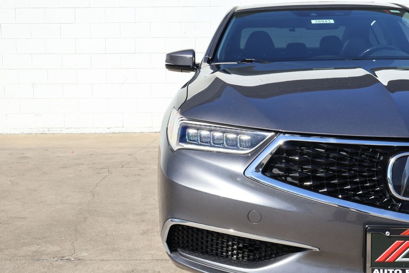 Acura TLX Vehicle Full-screen Gallery Image 03