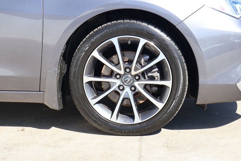 Acura TLX Vehicle Full-screen Gallery Image 10
