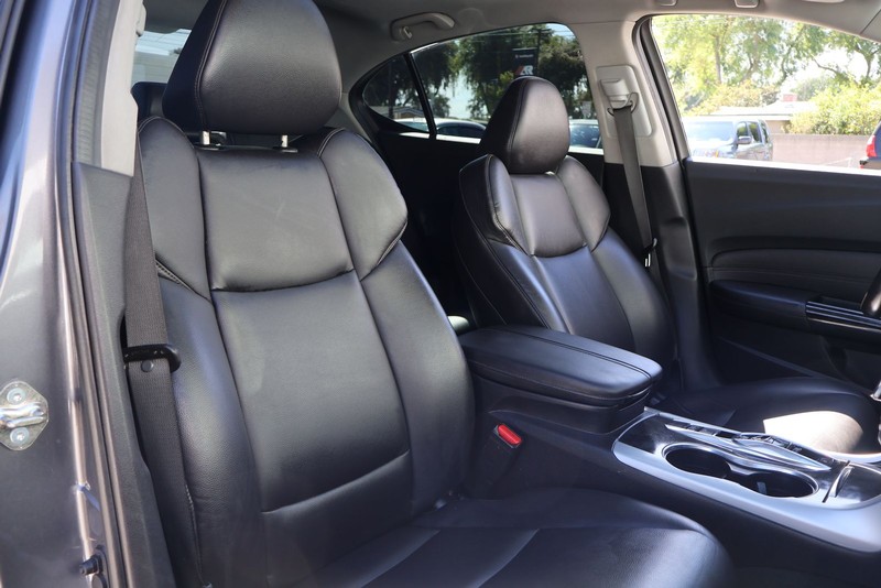 Acura TLX Vehicle Full-screen Gallery Image 20