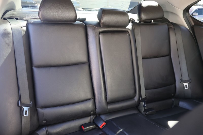 Acura TLX Vehicle Full-screen Gallery Image 21
