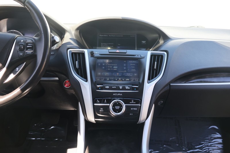 Acura TLX Vehicle Full-screen Gallery Image 24