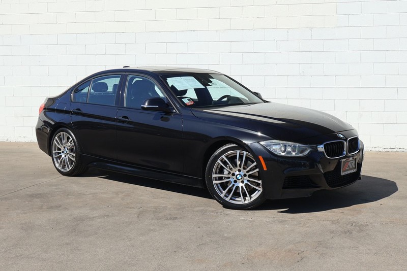 BMW 3 Series Vehicle Full-screen Gallery Image 01