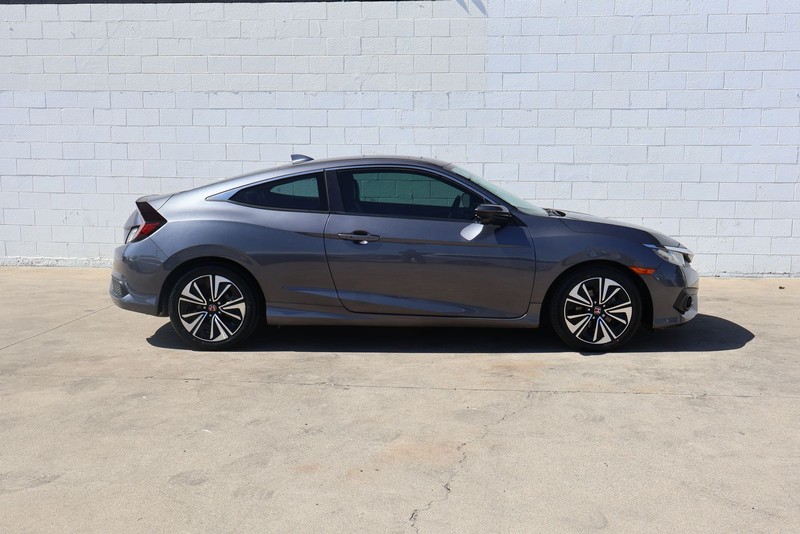 Honda Civic Coupe Vehicle Full-screen Gallery Image 04