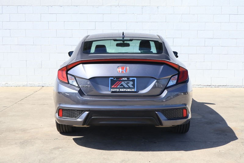 Honda Civic Coupe Vehicle Full-screen Gallery Image 06