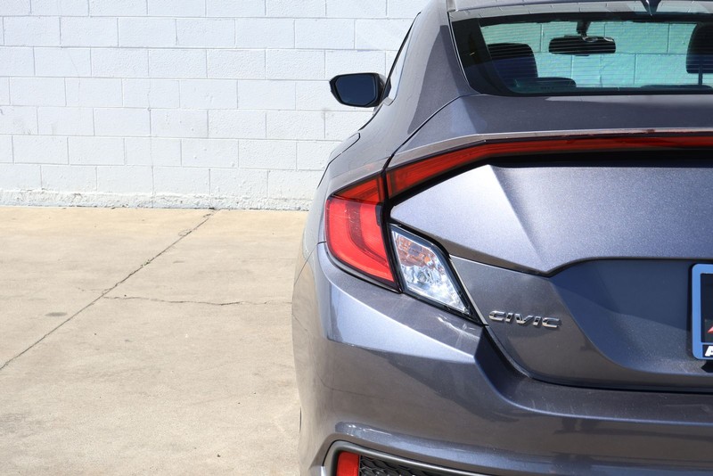 Honda Civic Coupe Vehicle Full-screen Gallery Image 07