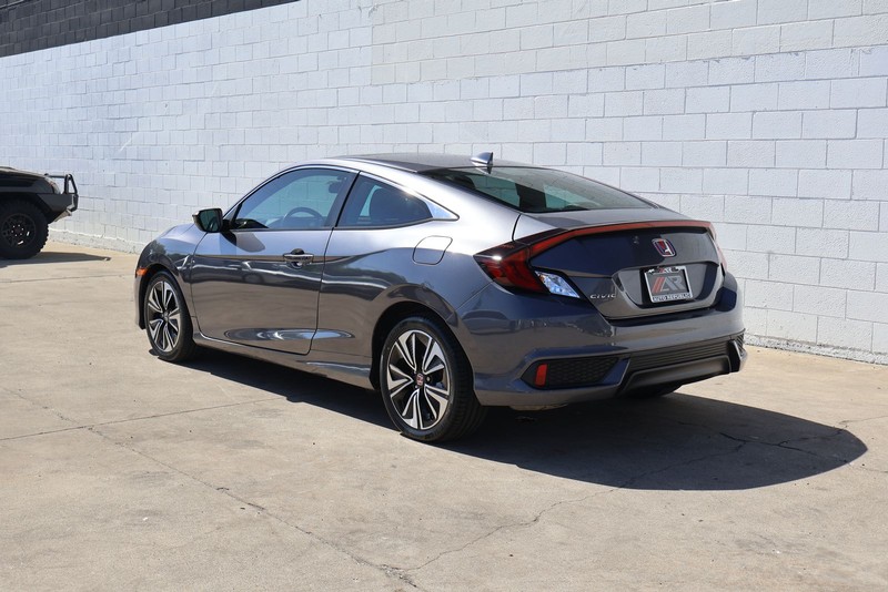 Honda Civic Coupe Vehicle Full-screen Gallery Image 09