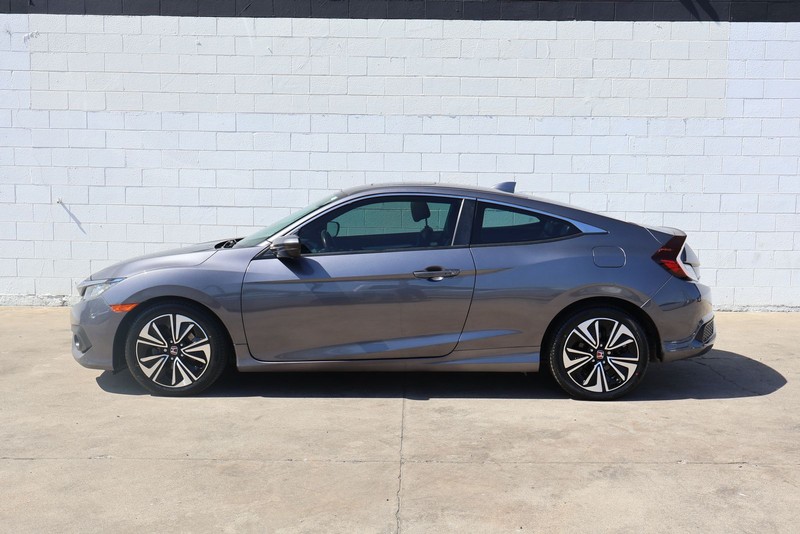 Honda Civic Coupe Vehicle Full-screen Gallery Image 10