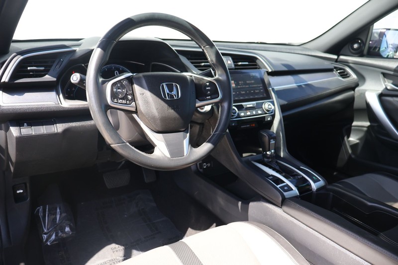 Honda Civic Coupe Vehicle Full-screen Gallery Image 16