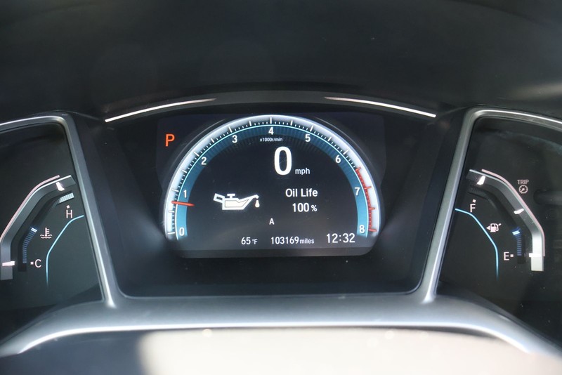 Honda Civic Coupe Vehicle Full-screen Gallery Image 23