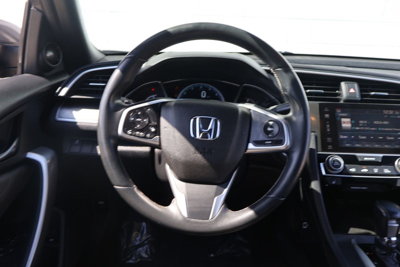 Honda Civic Coupe Vehicle Full-screen Gallery Image 24