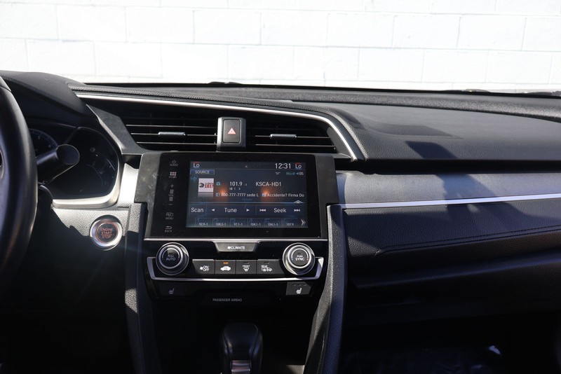 Honda Civic Coupe Vehicle Full-screen Gallery Image 27