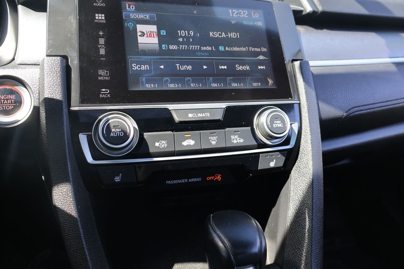 Honda Civic Coupe Vehicle Full-screen Gallery Image 29