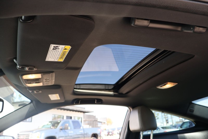 Honda Civic Coupe Vehicle Full-screen Gallery Image 32