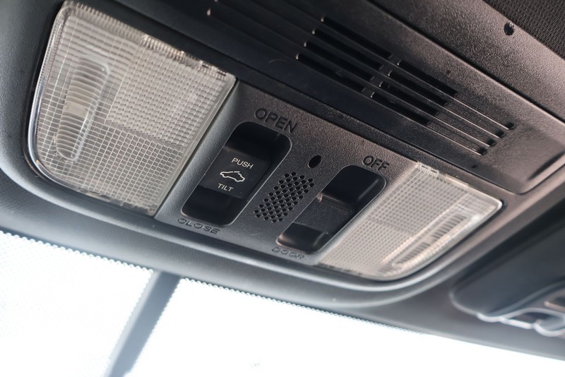 Honda Civic Coupe Vehicle Full-screen Gallery Image 33