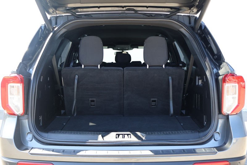 Ford Explorer Vehicle Full-screen Gallery Image 08