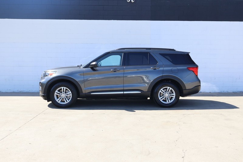 Ford Explorer Vehicle Full-screen Gallery Image 11