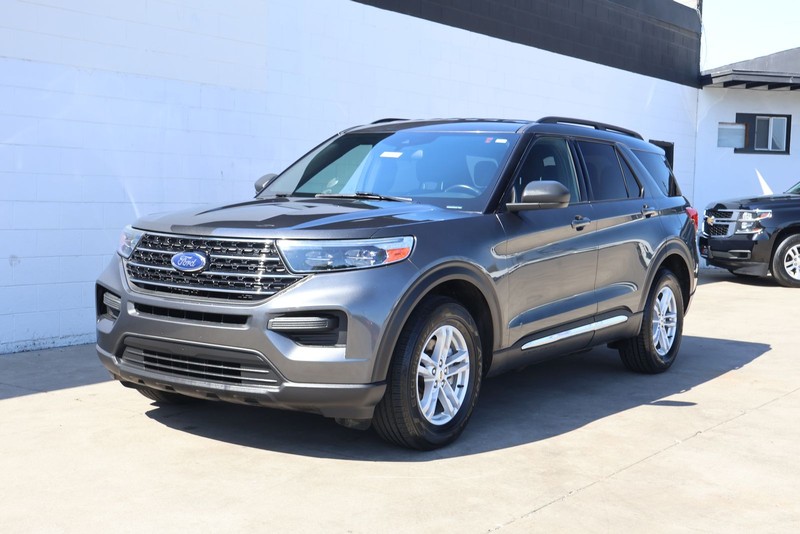 Ford Explorer Vehicle Full-screen Gallery Image 12