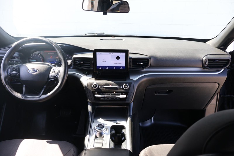 Ford Explorer Vehicle Full-screen Gallery Image 24