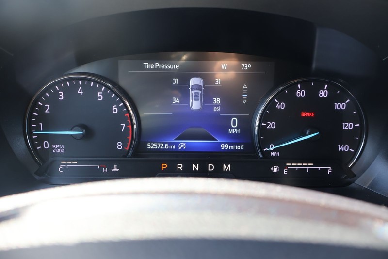 Ford Explorer Vehicle Full-screen Gallery Image 25