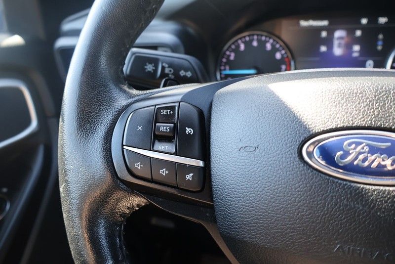 Ford Explorer Vehicle Full-screen Gallery Image 27