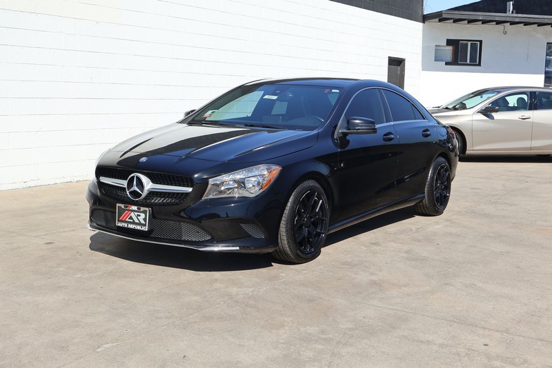 Mercedes-Benz CLA 250 Vehicle Full-screen Gallery Image 10