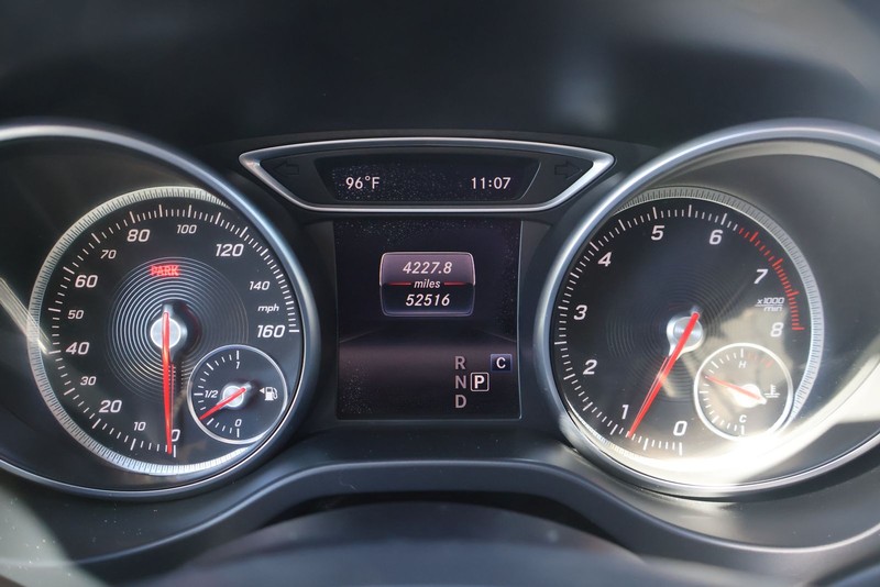 Mercedes-Benz CLA 250 Vehicle Full-screen Gallery Image 22