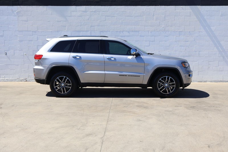 Jeep Grand Cherokee Vehicle Full-screen Gallery Image 04