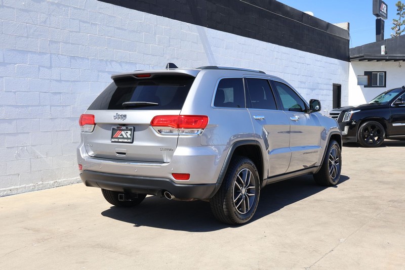 Jeep Grand Cherokee Vehicle Full-screen Gallery Image 05