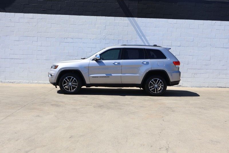 Jeep Grand Cherokee Vehicle Full-screen Gallery Image 11