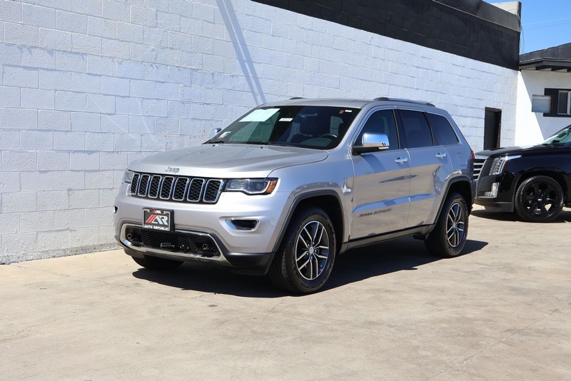Jeep Grand Cherokee Vehicle Full-screen Gallery Image 12