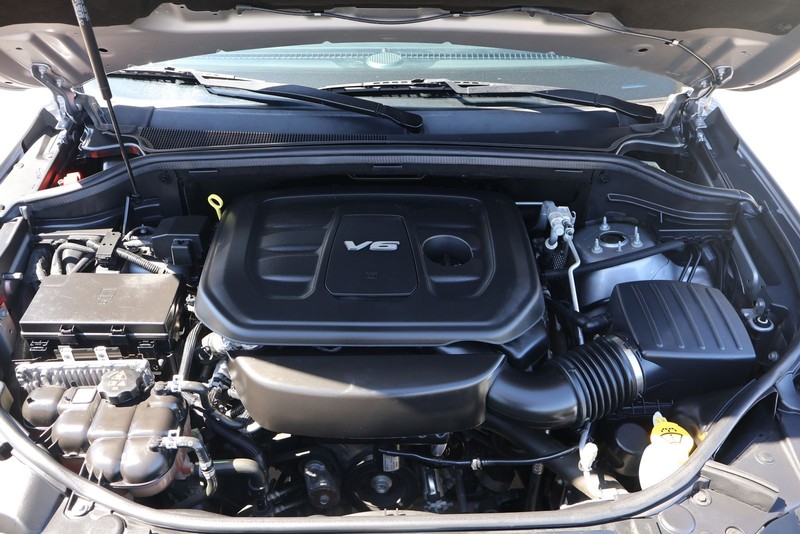 Jeep Grand Cherokee Vehicle Full-screen Gallery Image 13